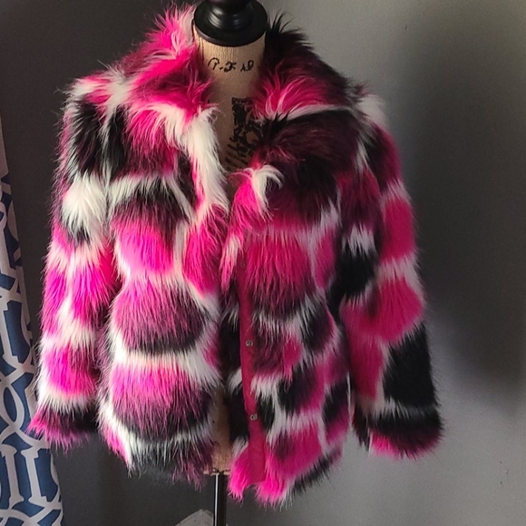 Cat & Jack Other - Girls Faux Fur Jacket -final price 🚫 offers